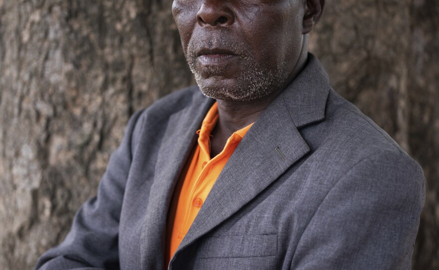 Antonio Cossa is a member of the Disaster Risk Reduction Committee in the town of Xidwaxine. The committee has helped residents become more resilient when faced with droughts and floods.