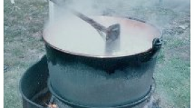 Apple Butter (Credit: Mt. Vernon Chamber of Commerce)