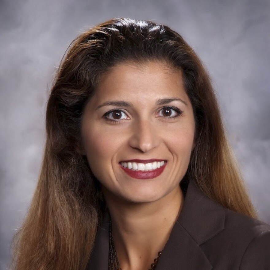 Attorney Deise Glinastis Bayer