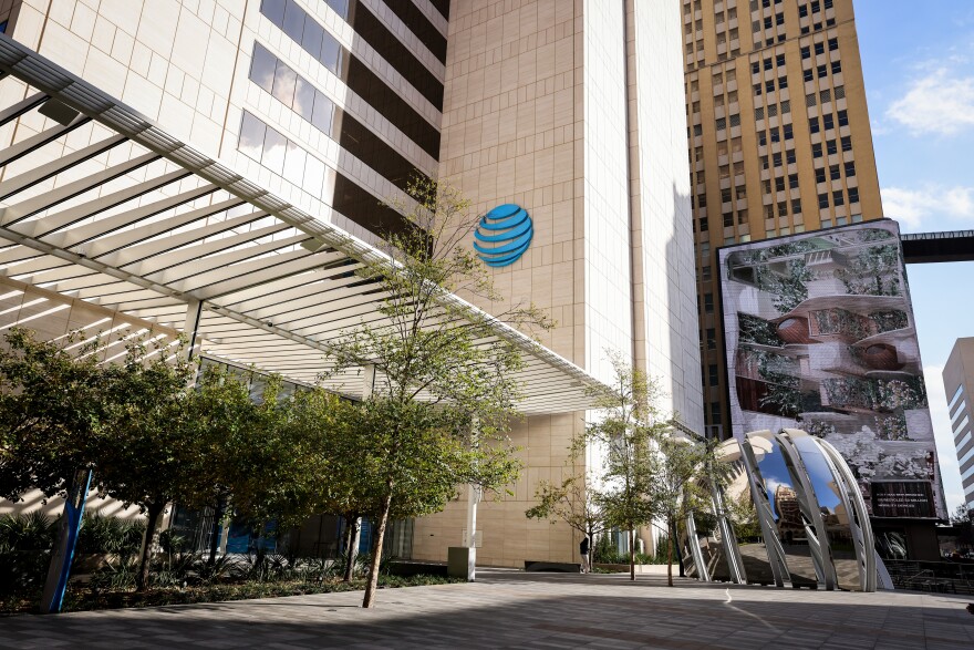Future of AT&T in downtown Dallas uncertain after Plano headquarter ...
