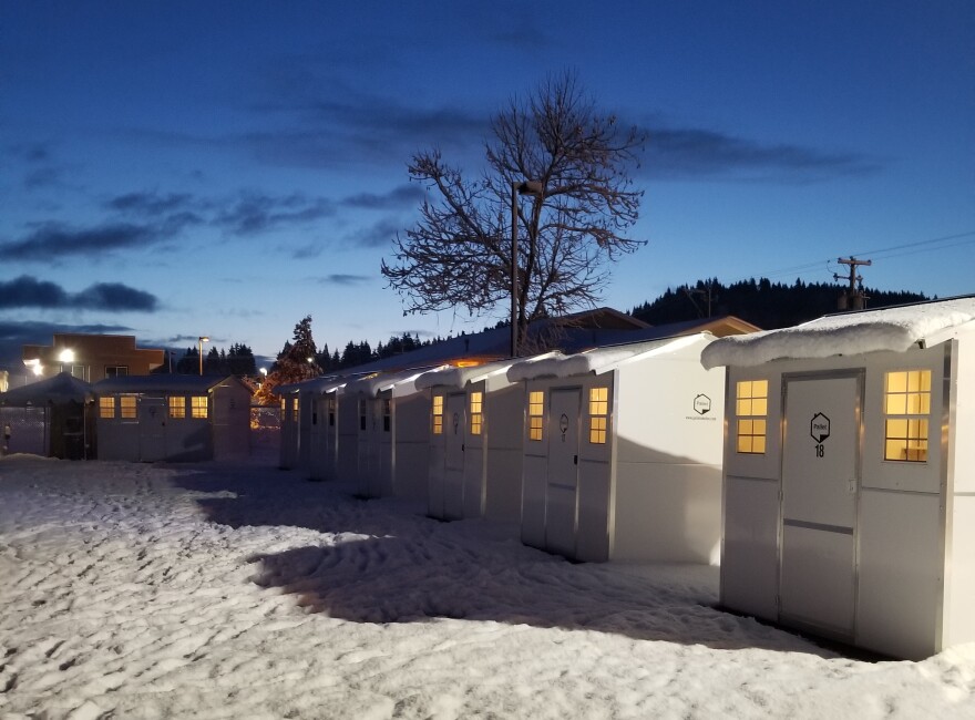 Community Sharing warming shelter site between Christmas and New Year's, 2021