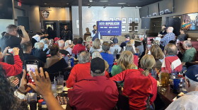 Ohio Governor candidate Vivek Ramaswamy (R) speaks to a crowd at a pizza restaurant in Delaware County.