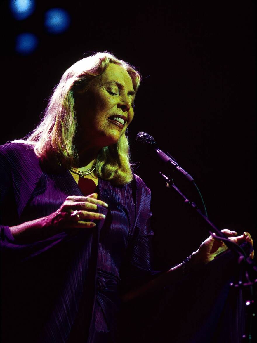 Joni Mitchell in 2000.
