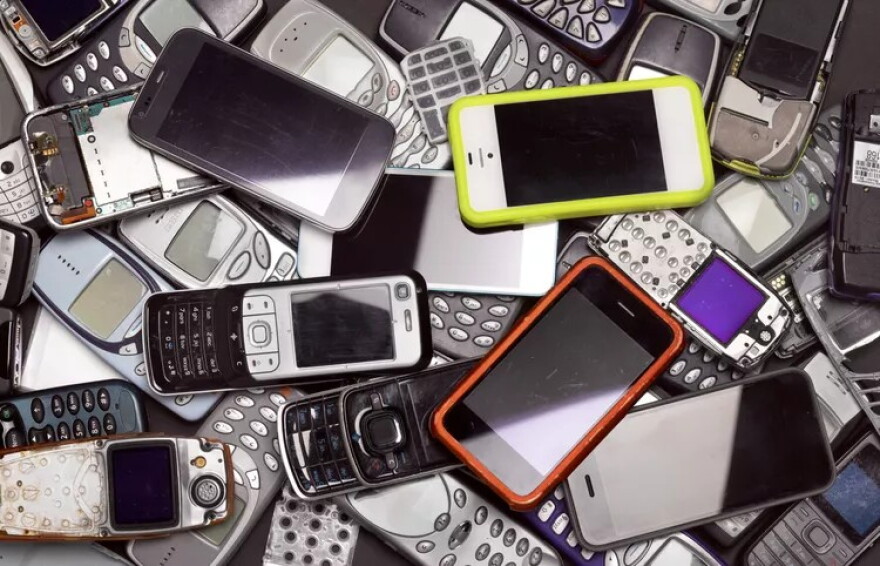 Cellpohnes AAPS cell phone policy won't happen until the new school year | WEMU-FM