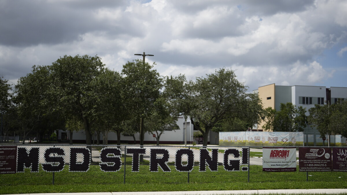 A reenactment of the Parkland school massacre will be allowed in a civil lawsuit - Vimarsana News