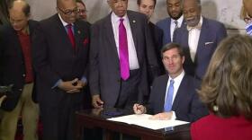 beshear-signing1 (2)