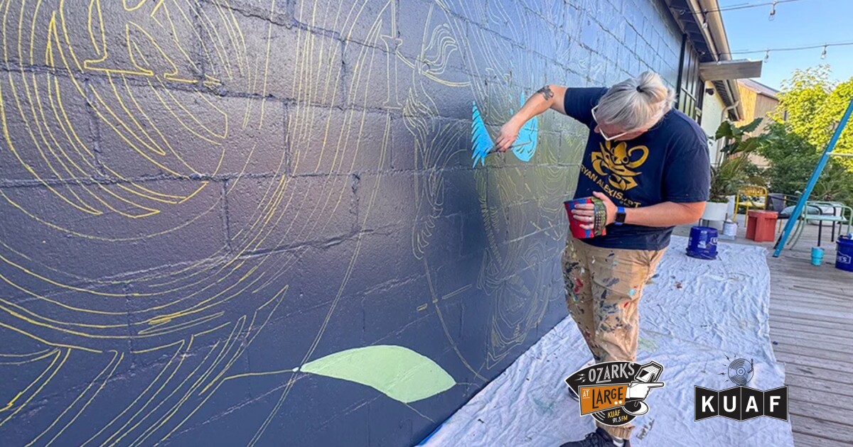 Bryan Alexis unveils new mural in Fayetteville's South Yard