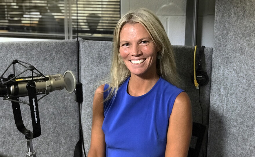 Dr. Tracy Stecker