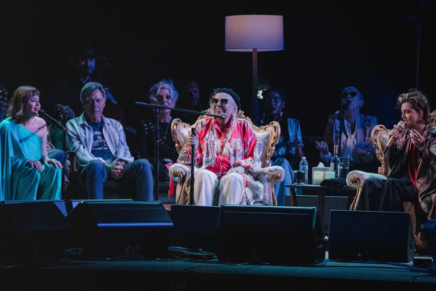 Joni Mitchell was all smiles during the "Joni Jam" at the Gorge Amphitheatre on Saturday.