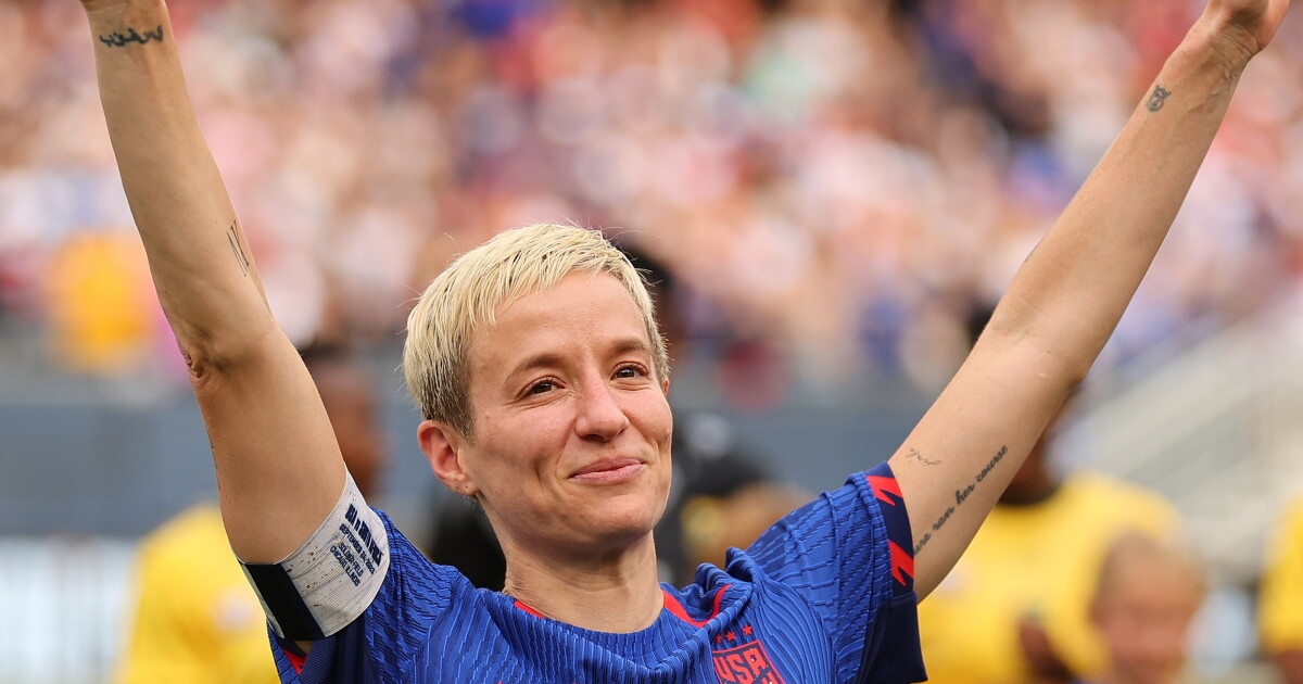 Mrapinoe Megan Rapinoe, an icon bigger than soccer, takes a bow for the U.S ...