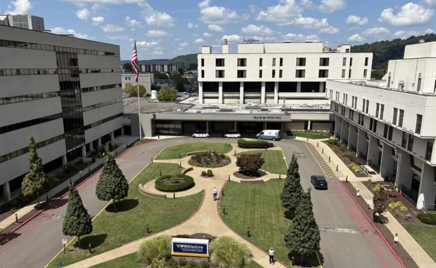 In the center of Charleston, where the overflowing rivers are predicted to merge, Thomas Orthopedic Hospital could be besieged by more than 10 feet of water on three sides.