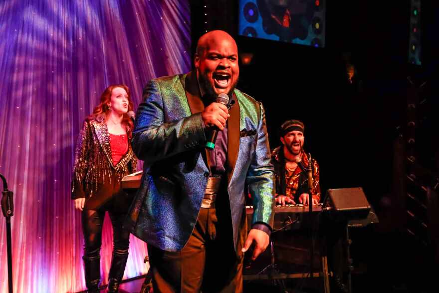 Eddie Weaver rocks the vocals while Madalyn McHugh and Jard Svoboda provide back up.