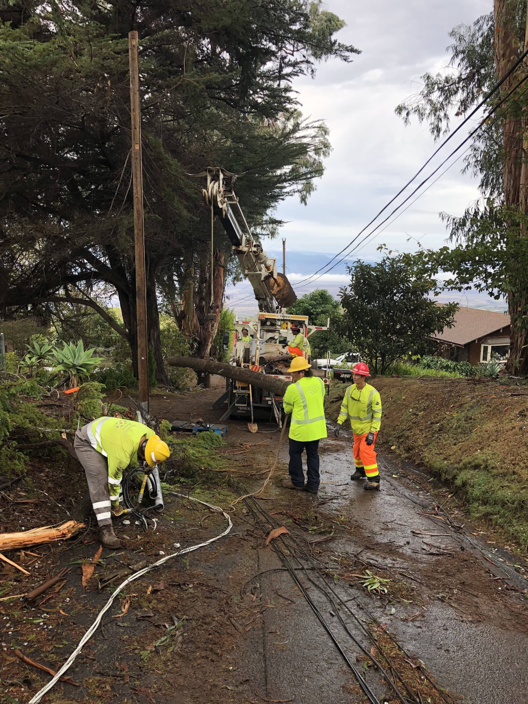 An estimated 3.2K Hawaiian Electric customers are without power on