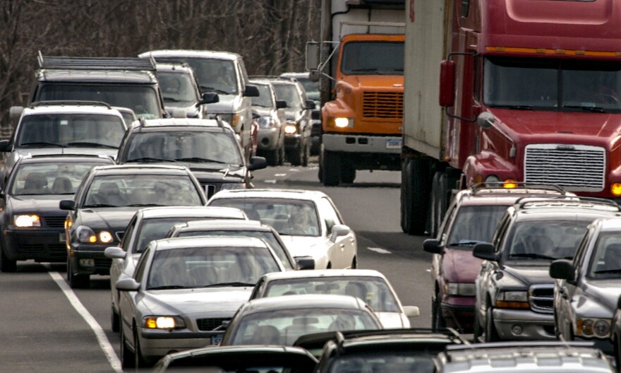 Evening rush hour traffic stalled after a truck accident north bound on I-95 in Fairfield, Conn., March 26, 2004.