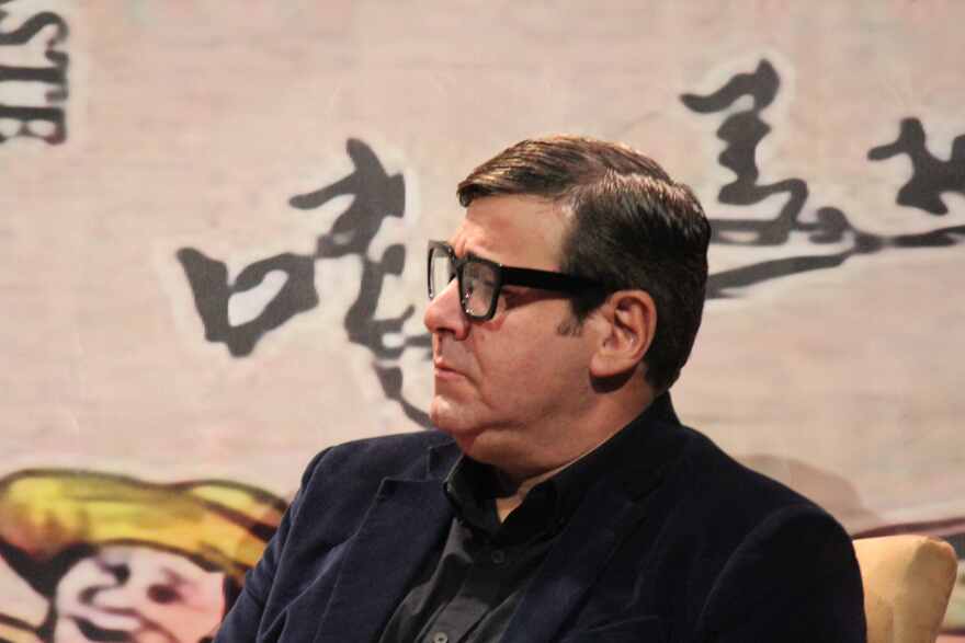 Jack Weld plays James Lingk