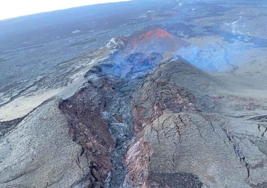 As of 7:00 a.m. on Dec. 12, Hawaiian Volcano Observatory geologists observed only residual incandescence and no lava movement in the Fissure 3 vent on the Northeast Rift Zone of Maunaloa. The channels below the vent appear drained of lava and no longer feed the main flow front.