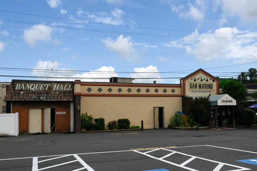 Connecticut Restaurants Push For Expanded Capacity Limits Connecticut Public Connecticut Restaurants Push For Expanded Capacity Limits Connecticut Public