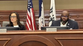Sioux City Council Members Julie Schoenherr and Ike Rayford (Bret Hayworth, Siouxland Public Media)