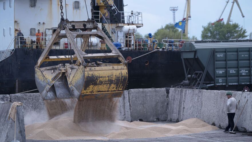 Andrew Kravchenko/AP