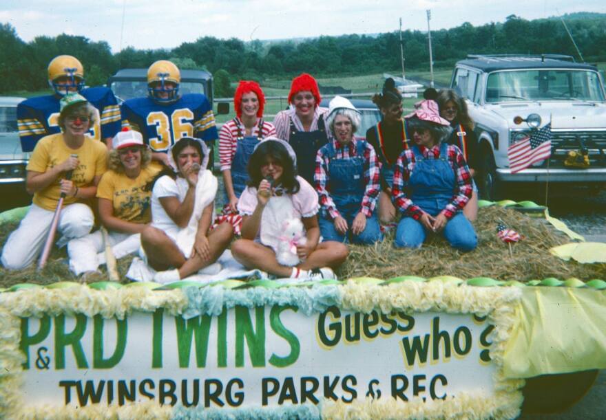 Twins Days parade float
