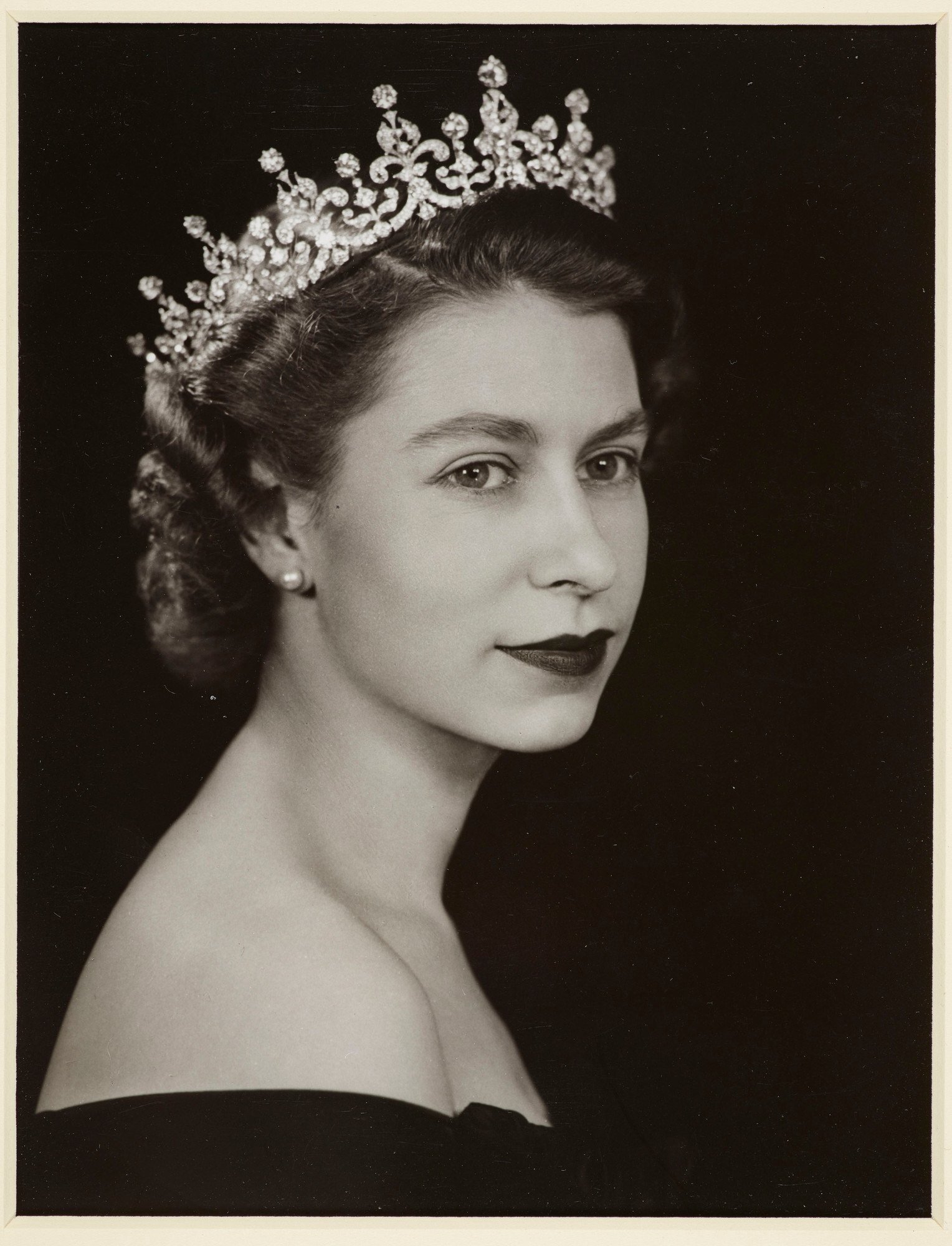 Reina Isabel II: El fin de una era episode artwork