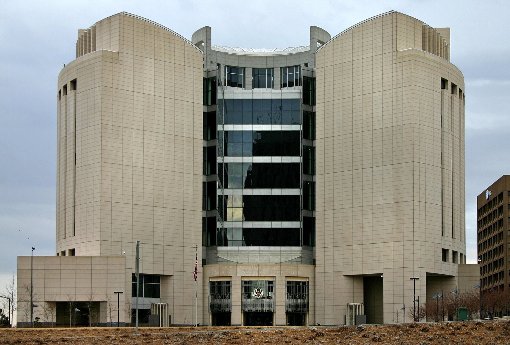 Former Kansas City FBI analyst sentenced to prison for hoarding secret ...