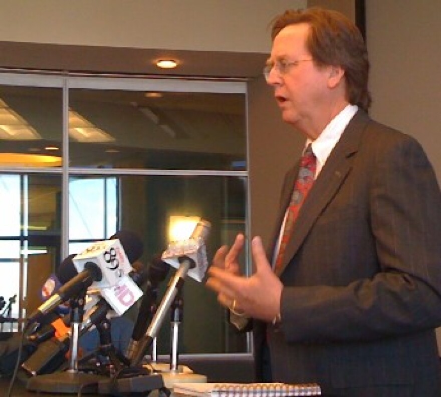 Mayor Bartlett address reporters at City Hall