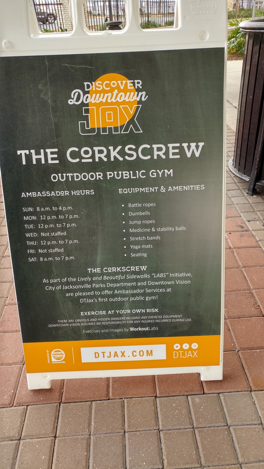 Corkscrew sign