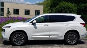 The 2021 Hyundai Santa Fe Calligraphy as unveiled a harp redesign with a more powerful engine, good ride and handling plus AWD.