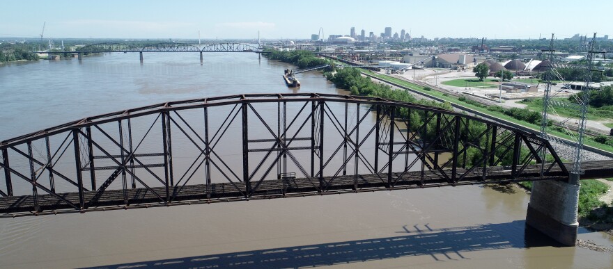 The 128-year-old Merchants Bridge is receiving a $172-million renovation. July 11, 2018.