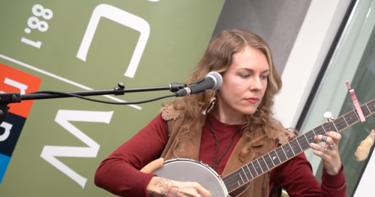 Meredith Singer Singer-Songwriter Meredith Moon's musical roots run deep