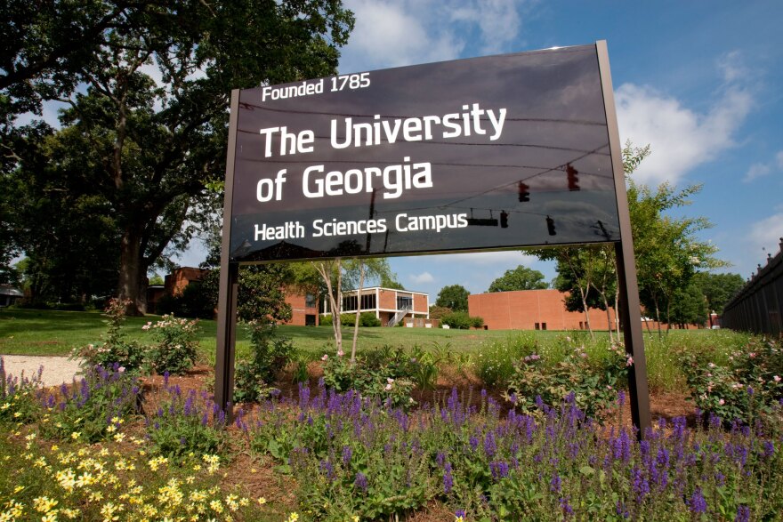HealthSciencesCampus_sign3.jpg