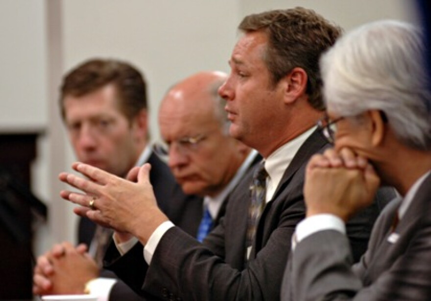 (L-R) Steve Stevens, Northern Kentucky Chamber of Commerce; Skip Miller, Louisville Regional Airport Authority; Eric Frankl, Lexington Blue Grass Airport; John Mok, Cincinnati/Northern Kentucky International Airport