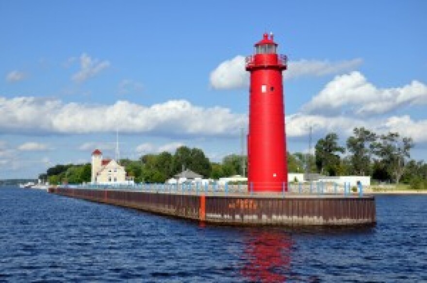 Muskegon Pierhead Lighthouse photo