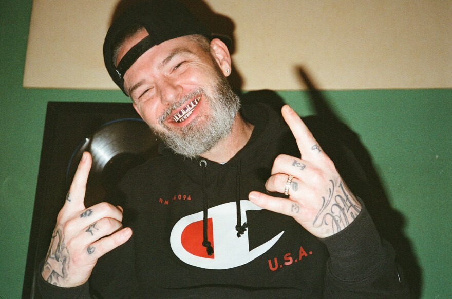 Paul Wall features on the Fat Tony cover of “(Hey Baby) Que Pasó” on the “Texas Wild” album.