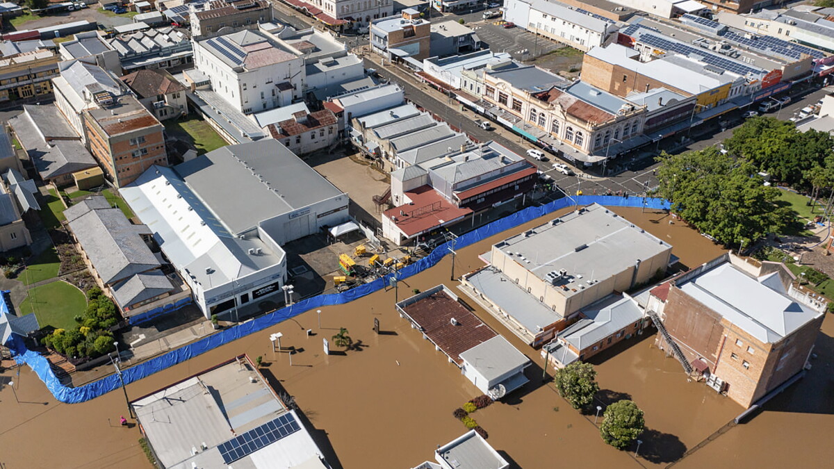 Thousands evacuate worst Australian floods in decades - Vimarsana News