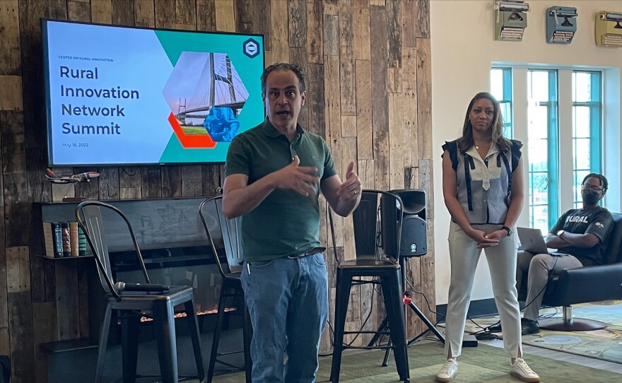 Dunne Introducing Ray