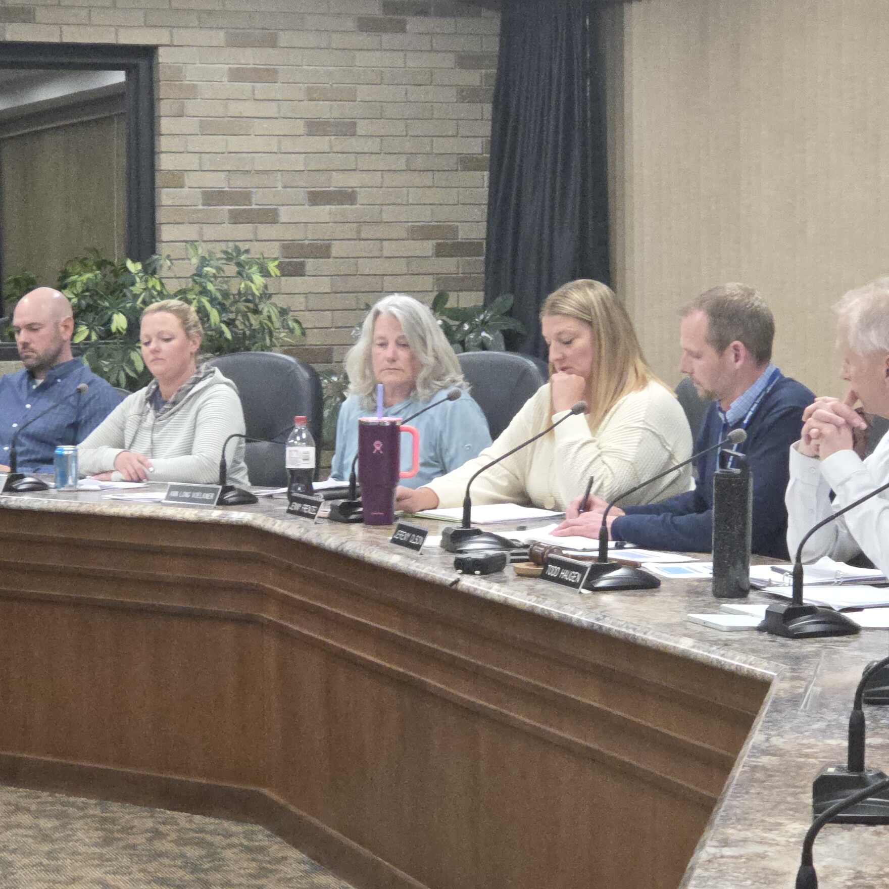 Bemidji school board votes to close JW Smith Elementary amid budget ...