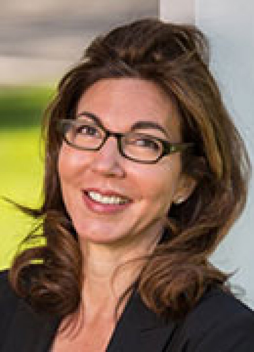 Portrait of poet Jennifer Maier