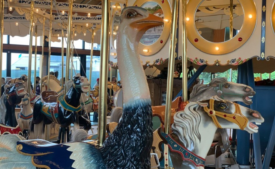carousel_4_0.jpg