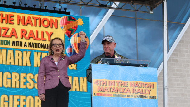 U.S. Sen. Mark Kelly (D-Ariz.) and his wife, former U.S. Rep. Gabby Giffords (D-Ariz.), addressed Democrats gathered Oct. 24, 2026, for the “4th in the Nation Matanza.”