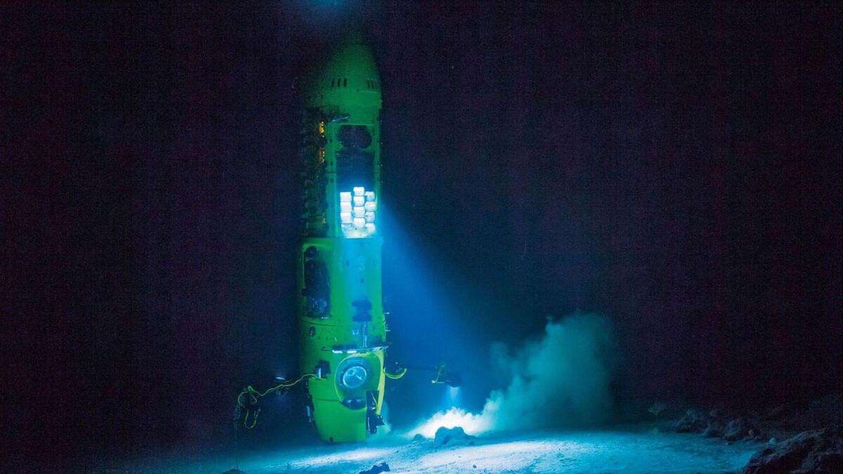 Descending Into The Mariana Trench: James Cameron's Odyssey | TPR