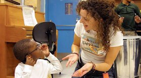 Abreu Fellow alumna Rebecca Levi now works in a <em>nucleo</em> in Boston, bringing free music education to kids.