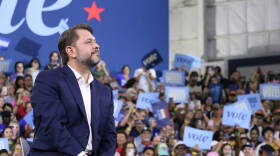 Ruben Gallego Harris-Walz Rally