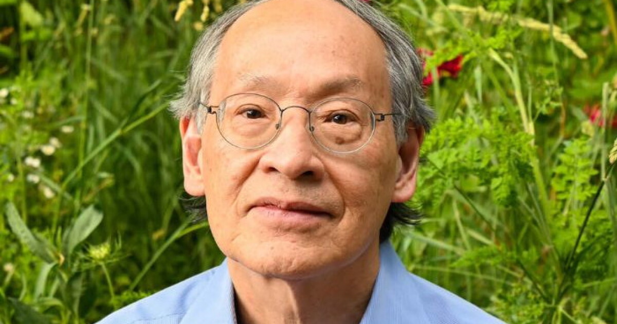 U.S. Poet Laureate Arthur Sze reads poetry at the New Mexico Book Association gala