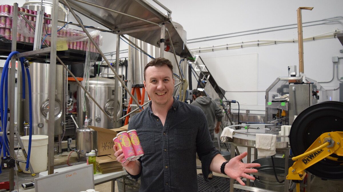 Wisconsin-made Odyssea Sangria aims to make sangria more accessible and reliable — in a can - Vimarsana News
