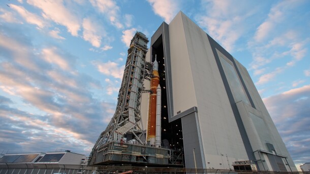 The Artemis II rocket makes its way from the Vehicle Assembly Building to pad 39B at the Kennedy Space Center, Saturday, Jan. 17, 2026, in Cape Canaveral, Fla. (AP Photo/John Raoux)