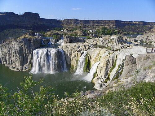 Shoshone Falls on a sunny day.