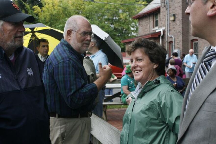 sharon talking with mayor miner