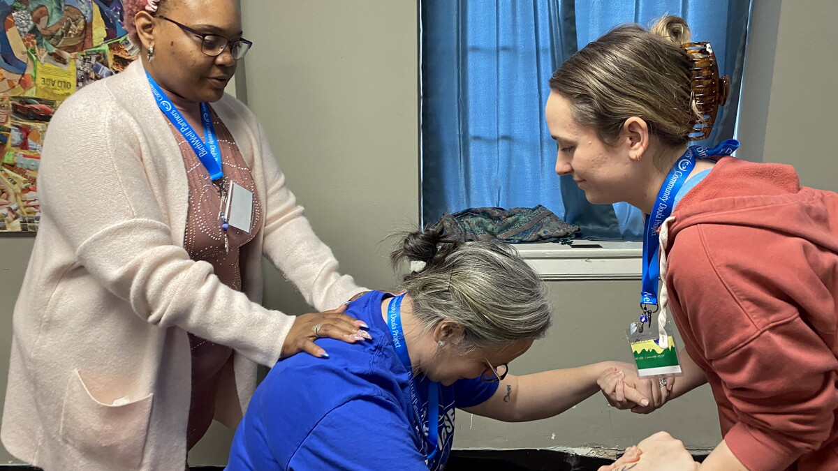 To improve birth outcomes for uninsured moms, Birmingham is training more doulas - Vimarsana News